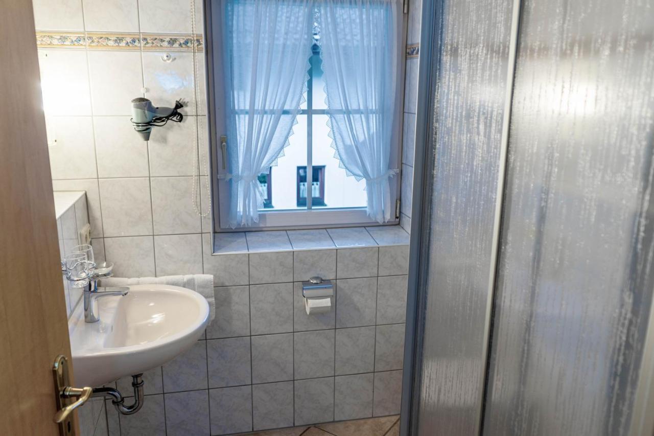 Gaestehaus Quirin Гармиш-Партенкирхен Экстерьер фото