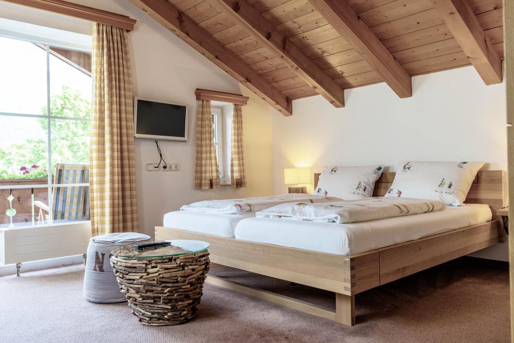 Gaestehaus Quirin Гармиш-Партенкирхен Экстерьер фото