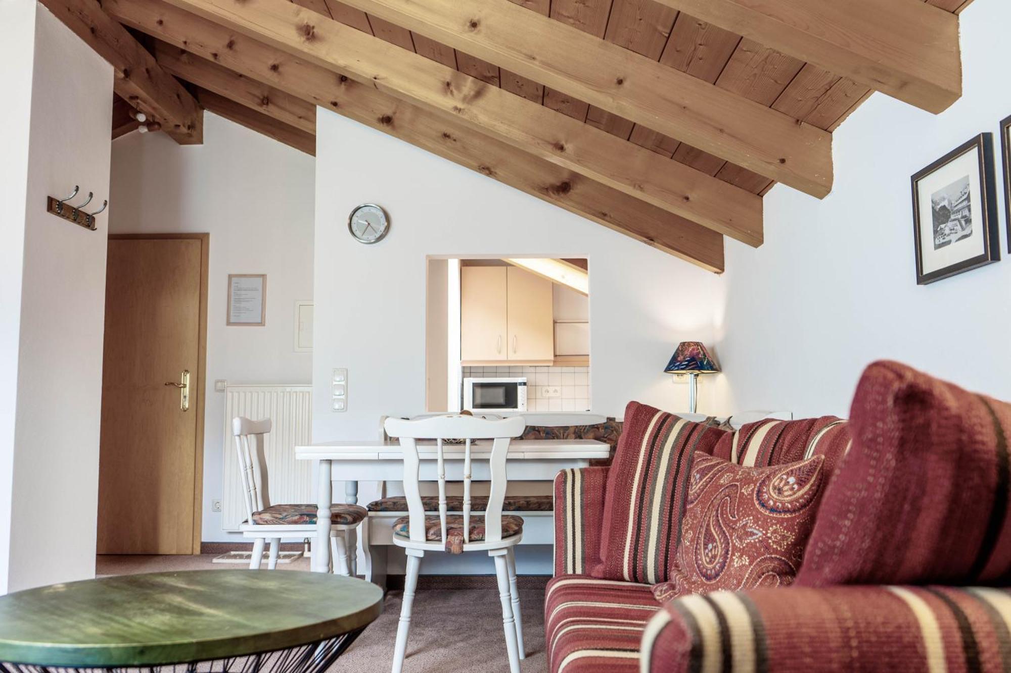 Gaestehaus Quirin Гармиш-Партенкирхен Экстерьер фото
