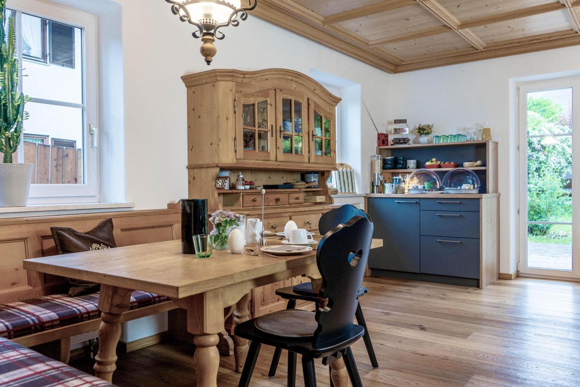 Gaestehaus Quirin Гармиш-Партенкирхен Экстерьер фото